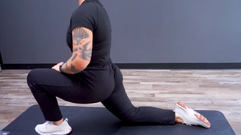 Lunging hip flexor stretch variation